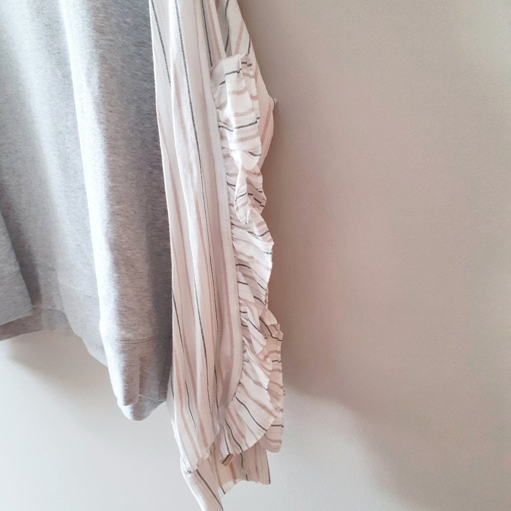 NWT 1. State grey stripe ruffle sleeve sweatshirt - Picture 5 of 5